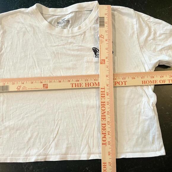 White Hollister ButterflyPocket Tee. Size Small - Picture 3 of 4